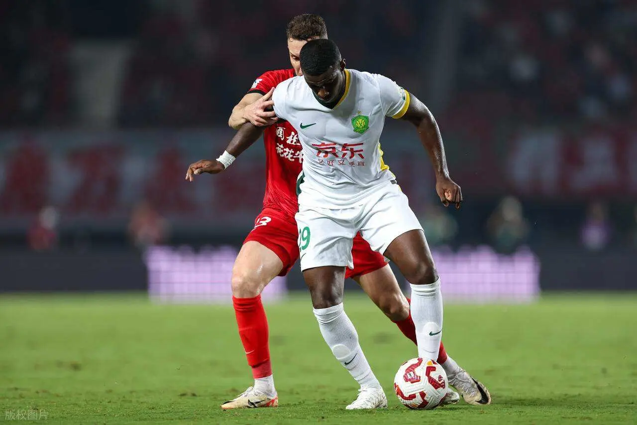 员进电梯才 员进电梯才