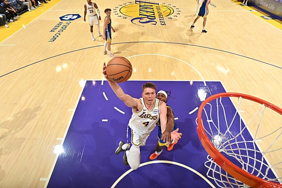 场均出场时, zG 场均出场时, zG